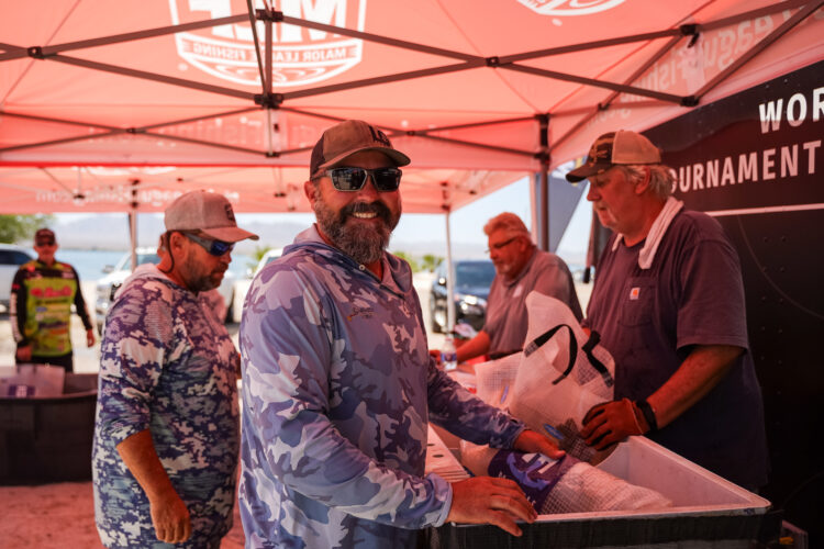 Image for GALLERY: Weighing them up at Havasu