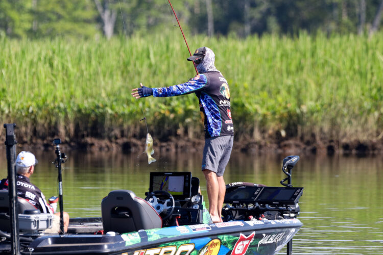 GALLERY: Stage Six kicks off on the James River - Major League Fishing