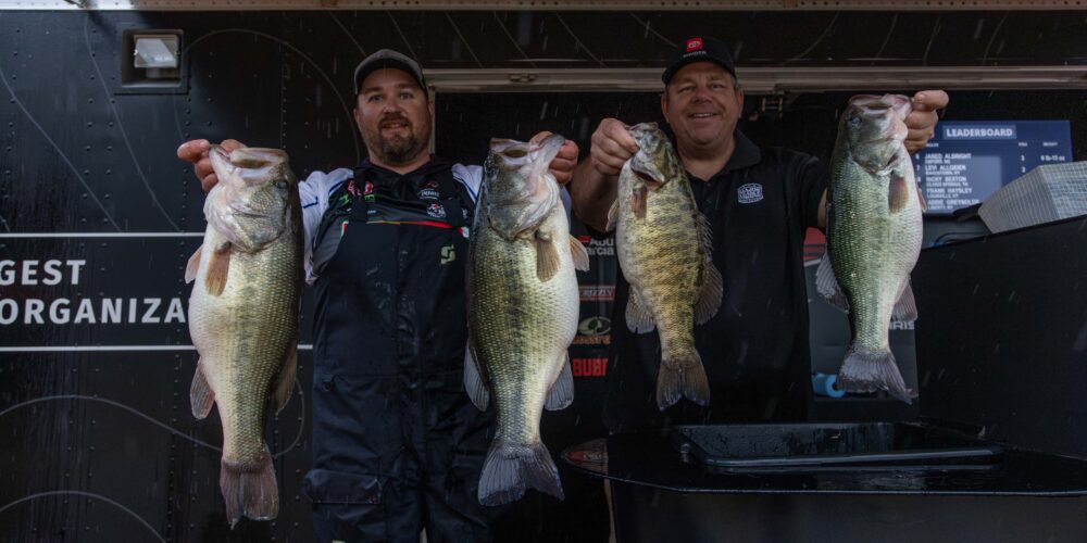 Image for Thompson tops 30 pounds for early Pickwick lead