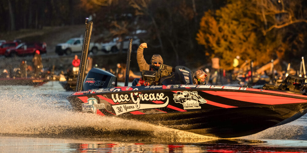 Image for Plains Division kicks off on a thawing Lake of the Ozarks
