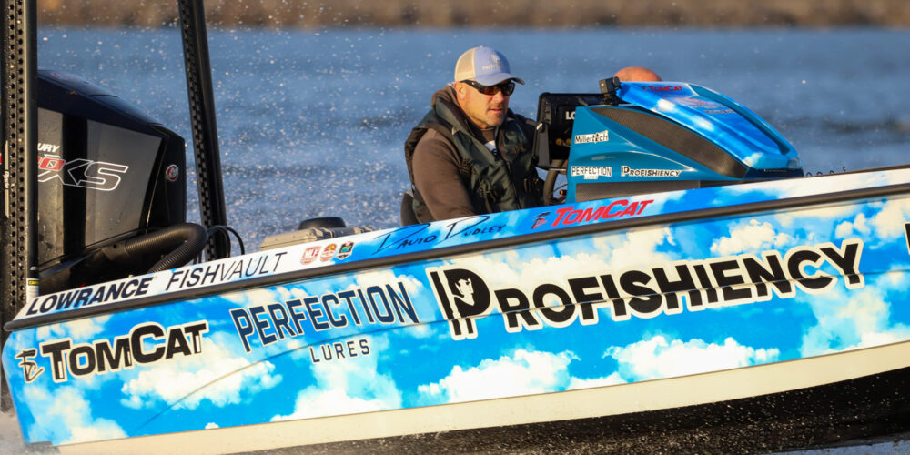 Image for Dudley rockets to Day 1 lead at REDCREST
