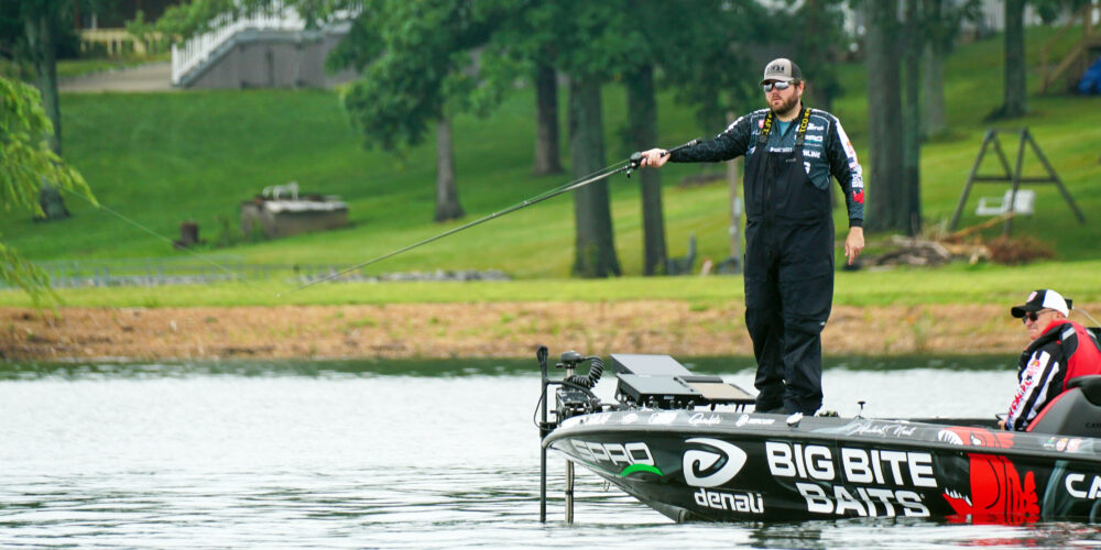 Image for Michael Neal cracks 100 pounds to take Day 1 lead at Bass Pro Tour Lowrance Stage 5 at Kentucky Lake Presented by Mercury