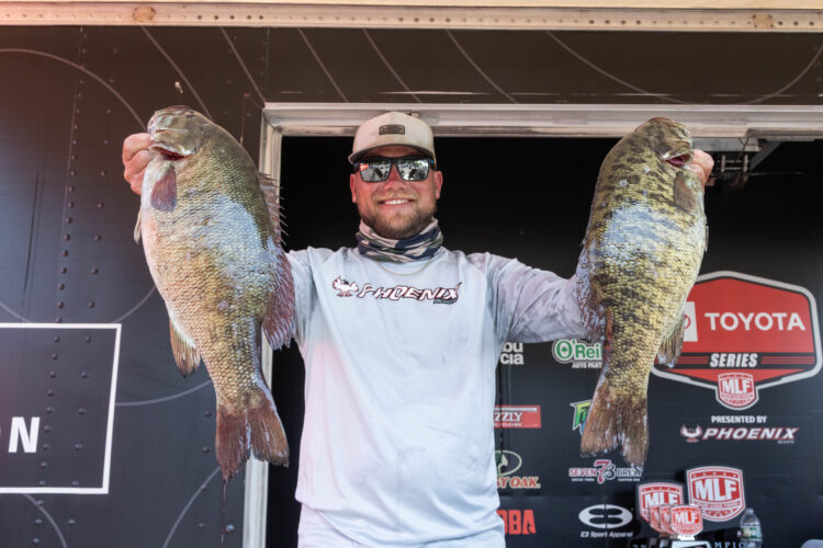 Image for GALLERY: An exciting final weigh-in on Championship Saturday at the St. Lawrence