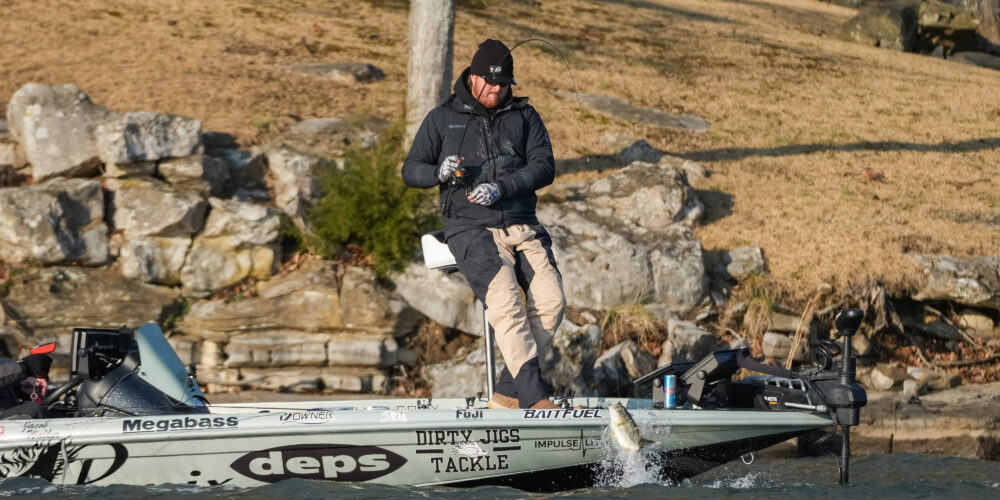 Image for Walker beats buzzer to edge Shaw, win Qualifying Round on Guntersville