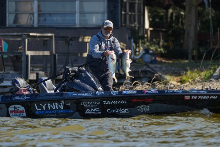 Image for GALLERY: Convincing winter bass to bite on the Harris Chain