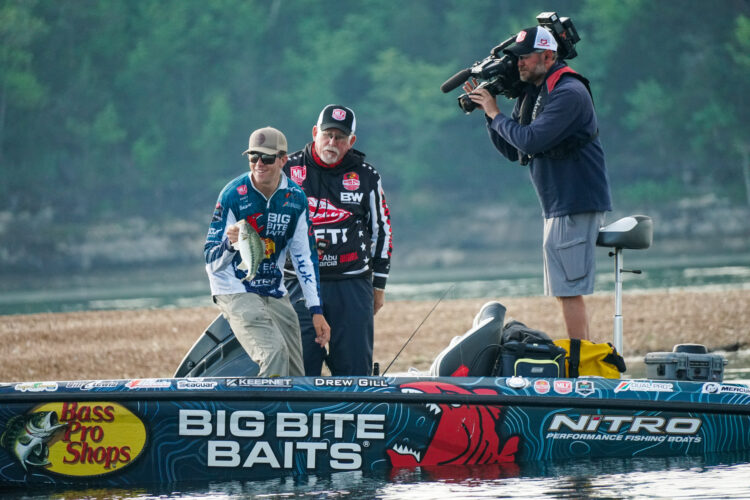 Image for GALLERY: Gill sets the pace on Day 1 of REDCREST