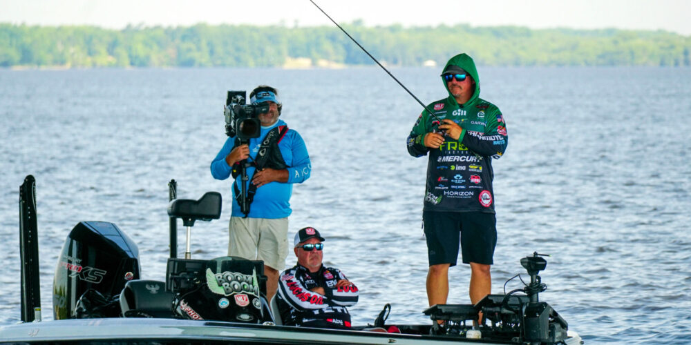 2025 Phoenix Bass Fishing League Lake Keowee weigh-in (1/25/2025) - Major League Fishing 2025 Phoenix Bass Fishing League Lake Keowee weigh-in (1/25/2025) - Major League Fishing