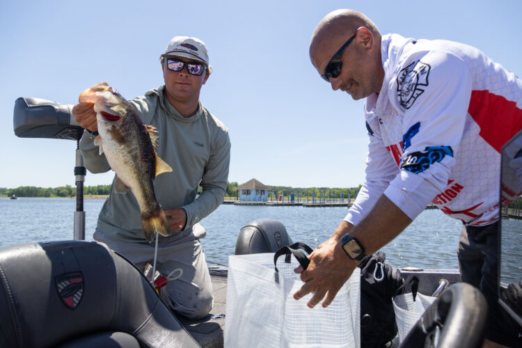 Image for GALLERY: Top 25 set after weigh-in on Day 2 at Eufaula