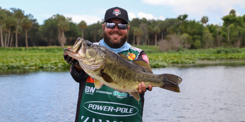 Image for Davis paces Group B with 53-12; Neal earns $10,000 with 11-pounder