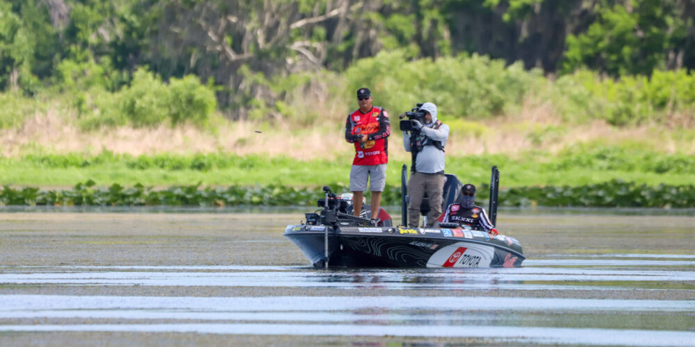 Image for Scroggins keeps top spot on Orange Lake, DeFoe cashes $10,000 with 10-1 big bass