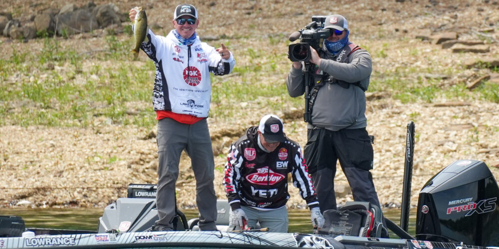 Image for Sprague tops 50 pounds after Day 1 at Bass Pro Tour Yuengling Light Lager Stage 5 at Beaver Lake Presented by YETI