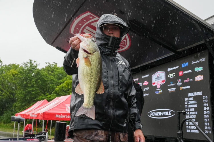 Image for GALLERY: Championship roster confirmed after a soggy weigh-in on Eufaula