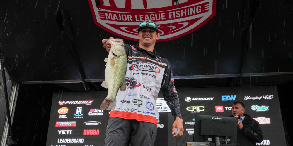 Image for Lane retains lead after wet one at Eufaula