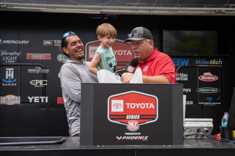 Image for GALLERY: Day 1 weigh-in sets up a highly competitive event on the Arkansas River