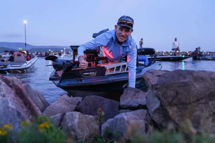 Image for GALLERY: Day 1 starts at Dardanelle