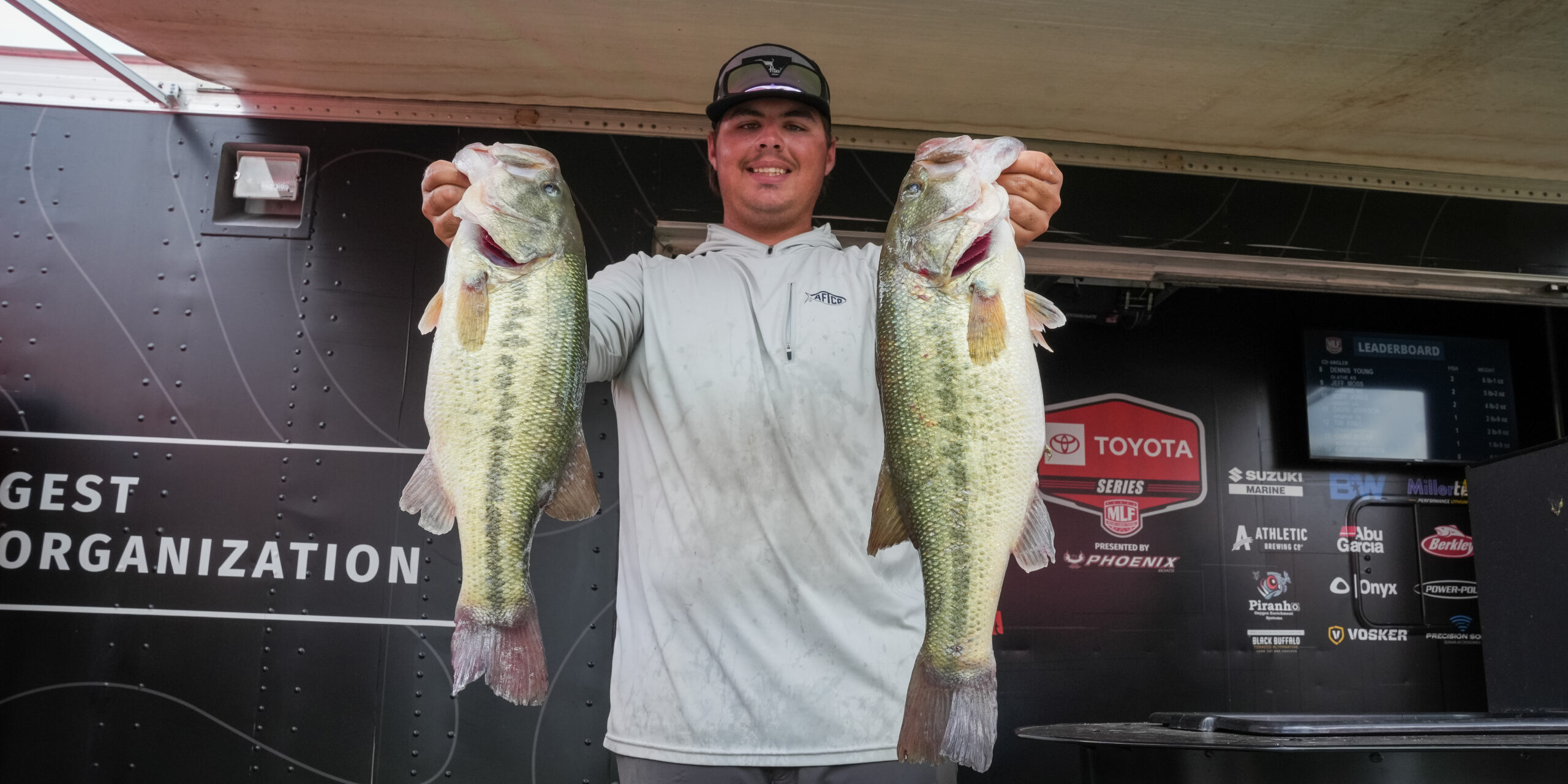 Woodall whacks 23 pounds to lead Day 1 at Dardanelle