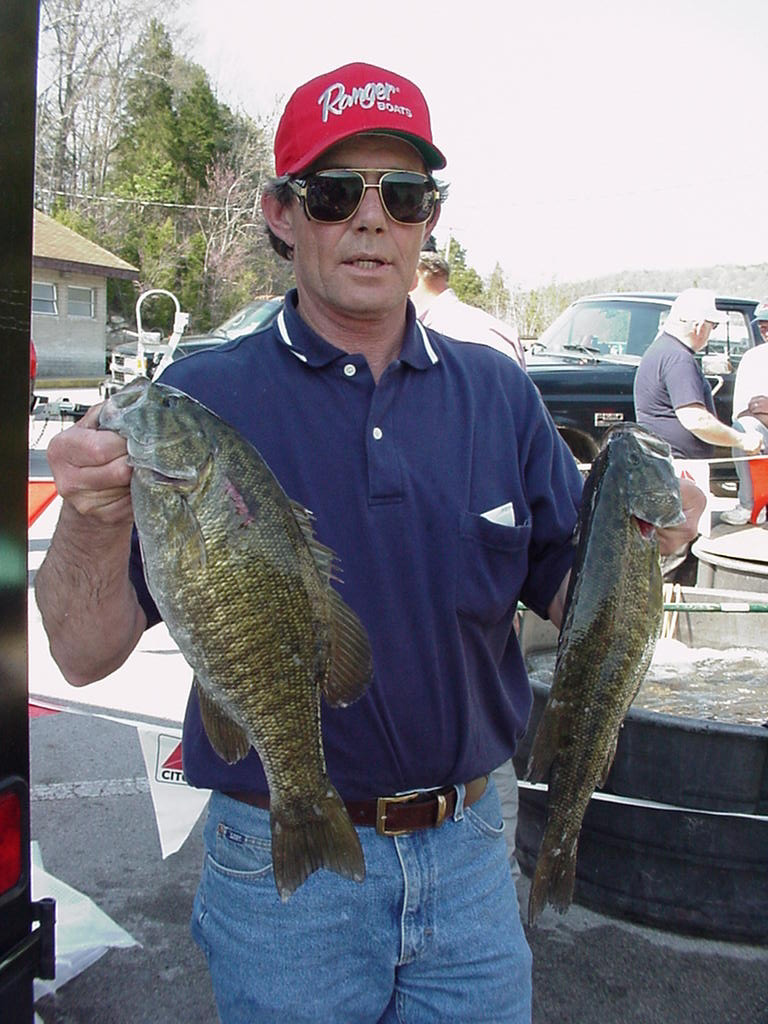 Image for Kentucky angler leads field into second round