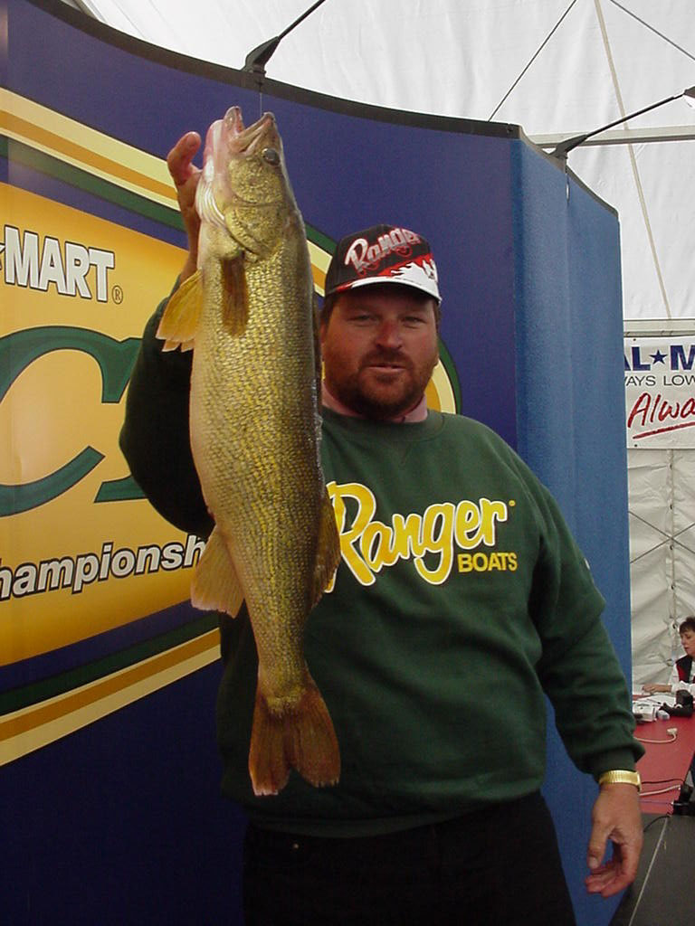 Image for Ohio native takes commanding lead in $1.4 million RCL Walleye Championship
