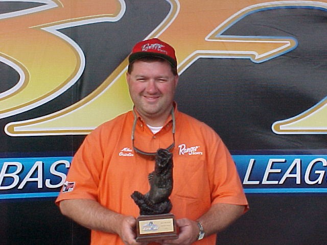 Image for Quinlin wins Wal-Mart Bass Fishing League tournament on Ohio River