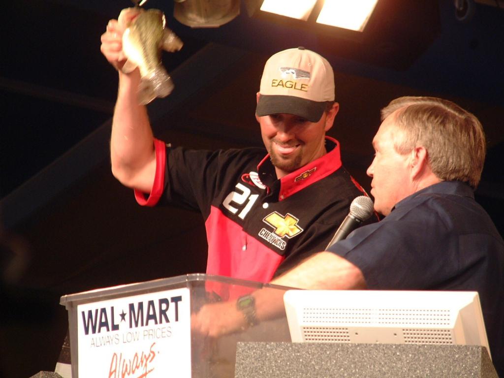 Image for Quick Bites: FLW Tour, Wal-Mart Open, Day 3