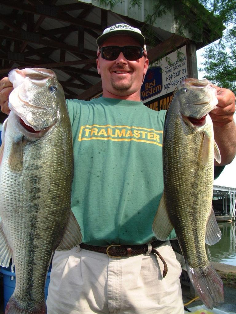 Image for Kreiger climbs into lead of $185,000 EverStart tour event on Kentucky Lake