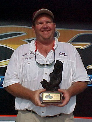 Image for Hinds wins Wal-Mart Bass Fishing League tournament on Mississippi River