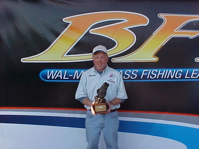 Image for Hinson wins Wal-Mart BFL Music City Division tournament