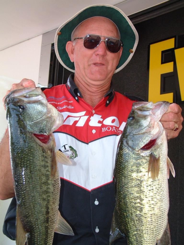 Image for Swindle snatches pro lead on Guntersville Lake