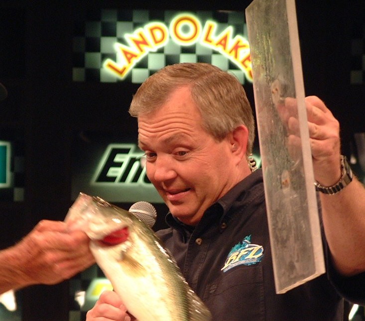 Walleye Fishing Guide Exposed: Uncover Closely Guarded Walleye Fishing  Tips! and How to Catch Walleye Fishing Techniques by Davey Taylor, eBook