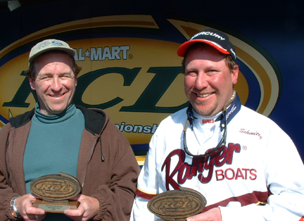 Image for Schmidt, Schmude win Wal-Mart RCL Walleye League event on Wolf River Chain