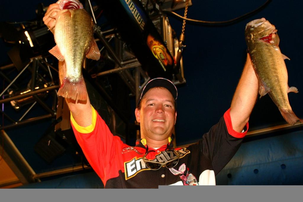 Image for Kennedy claims first FLW Tour win