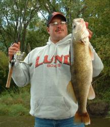 Lund pro Mike Gofron of Antioch, Ill. - the second-place finisher in last year's championship held out of Redwing, Minn. - was able to land a sizable walleye prefishing before the 2003 RCL Tour Championship despite stingy conditions on the Mississippi River.