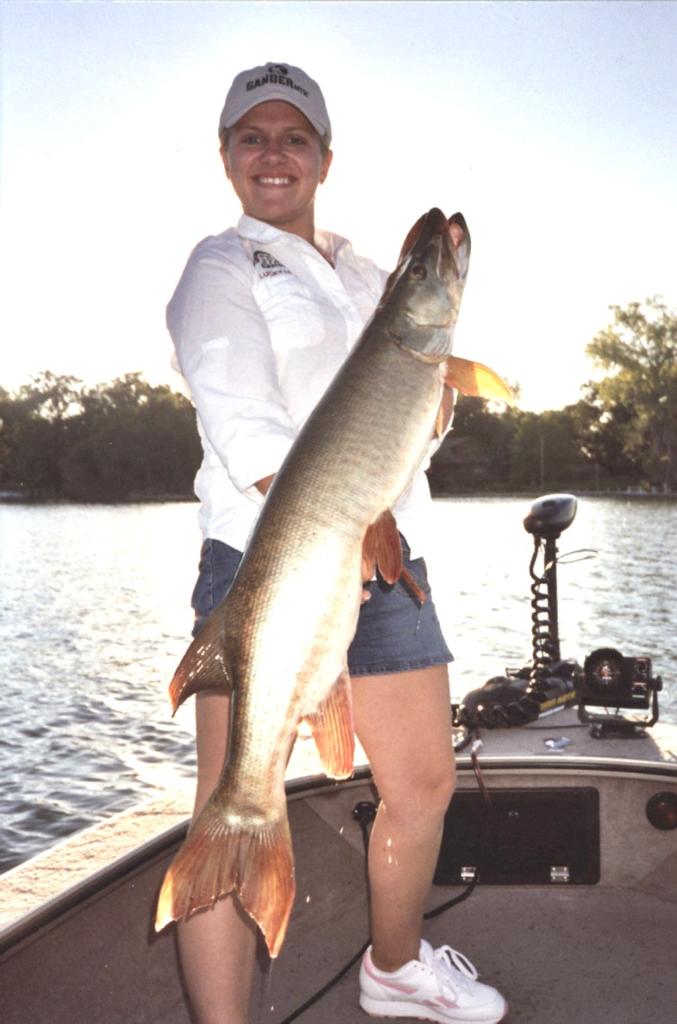 16-year-old girl angler extraordinaire - Major League Fishing