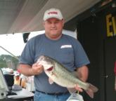 Gary Whiteley of Catoosa, Okla., took the big-bass honors in the Co-angler Division with this bass that weighed 6 pounds, 7 ounces.
