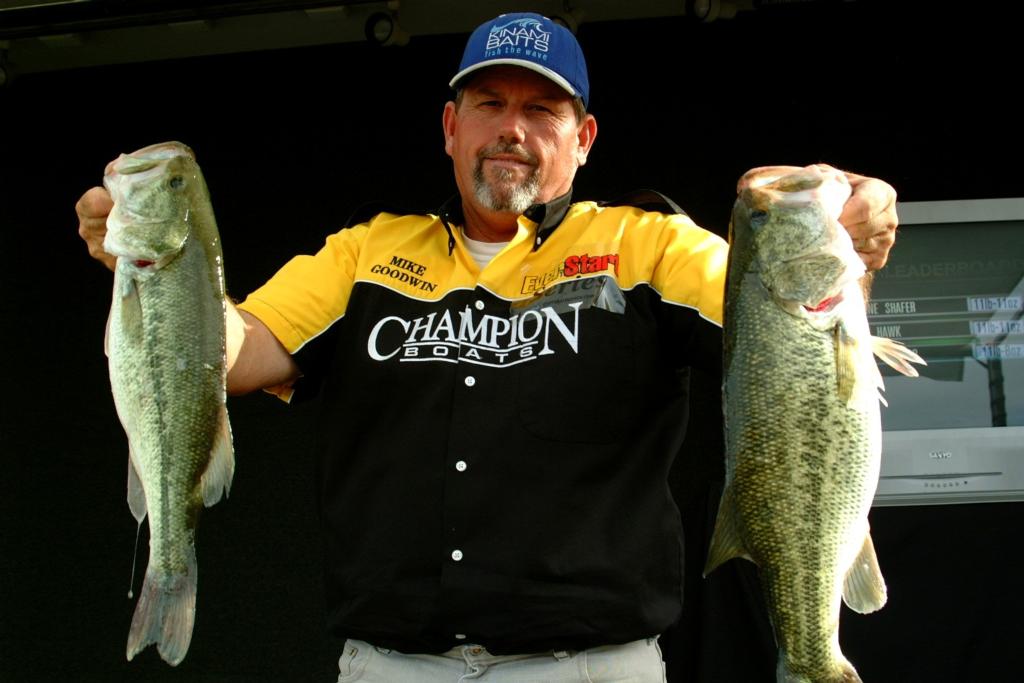 Image for Goodwin leads pros again at Havasu, but not by much