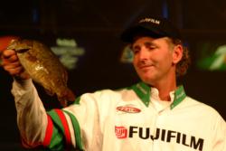 Pro Randy Blaukat of Lamar, Mo., used a 16-pound, 2-ounce catch to grab the overall lead heading into the finals at Lake Champlain.