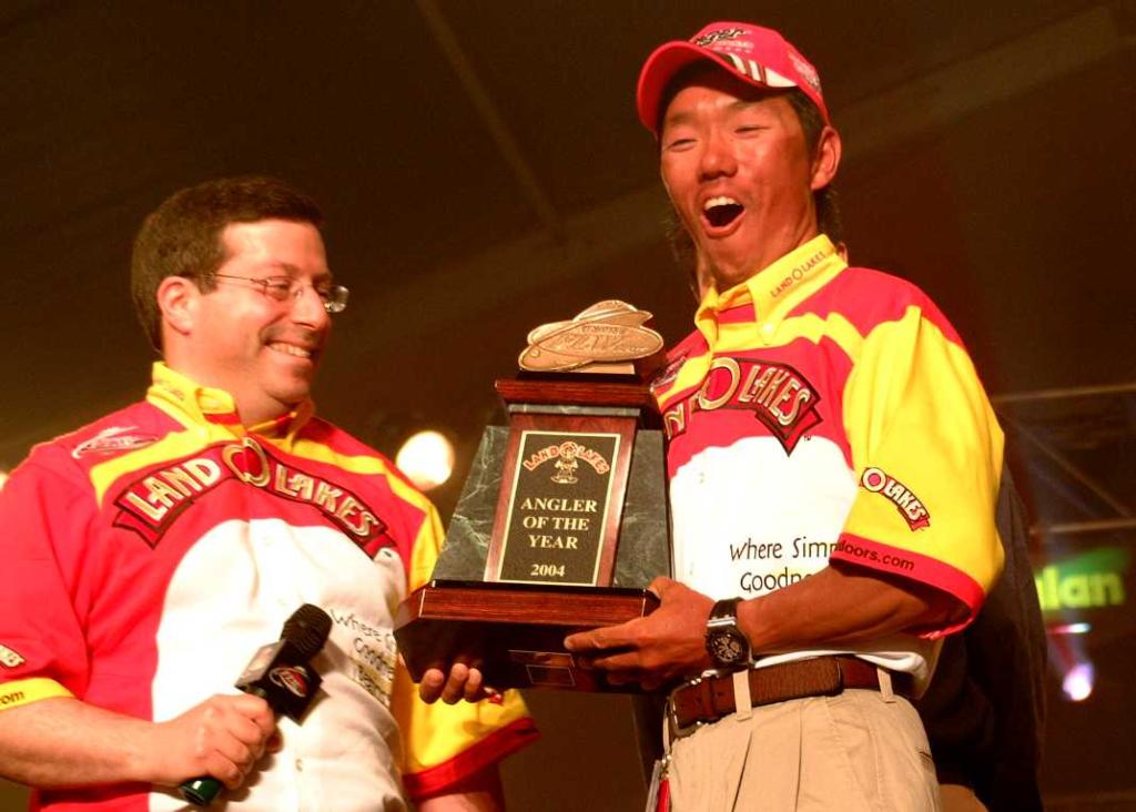 Image for Fukae defies long odds, cultural barrier to win 2004 FLW Angler of the Year award