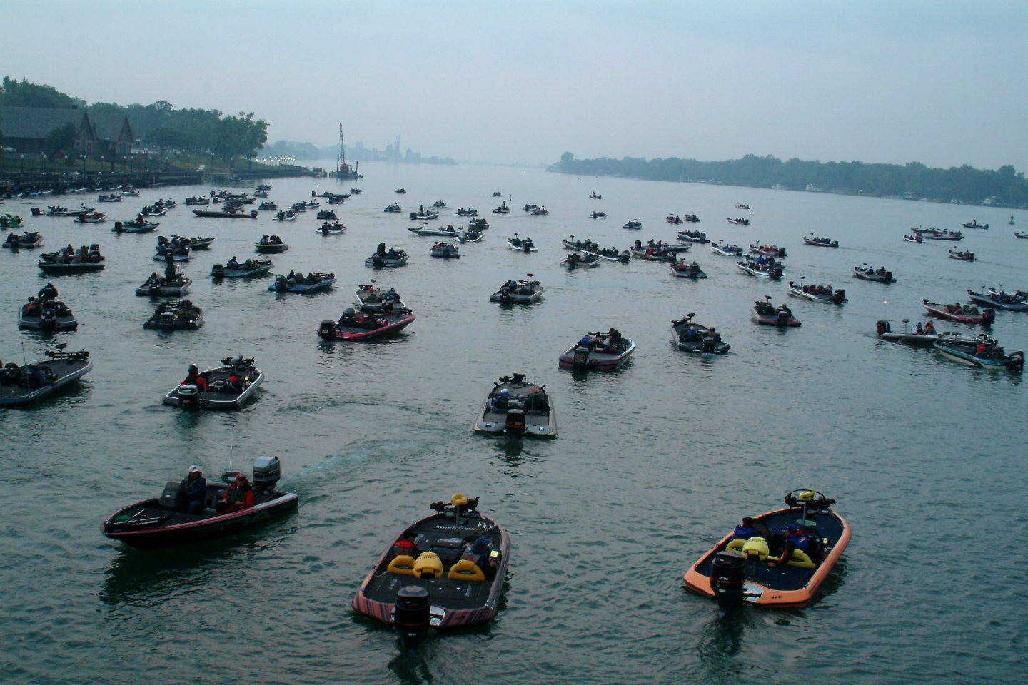 A sea of boats - Major League Fishing