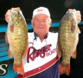 Pro Steve Clapper of Lima, Ohio, is in fourth with 18 pounds, 9 ounces.