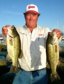 Craig Workman of Fort Worth, Texas, claimed the second spot in the Pro Division with a 10-bass catch weighing 35 pounds, 12 ounces in the opening round.