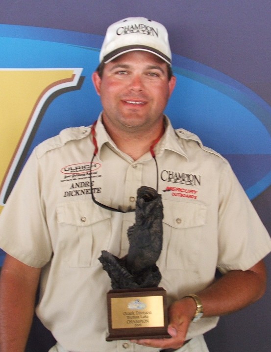 Image for Dickneite top dog at BFL event on Truman Lake
