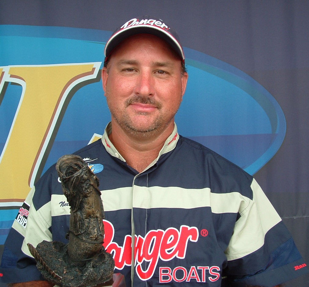 Image for Walker wins Wal-Mart Bass Fishing League Super Tournament on Lake Wylie