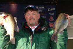 Dean McDaniel of Sacremento, Calif., used a 16-pound, 1-ounce catch to stay within striking distance of the pro leaderboard.