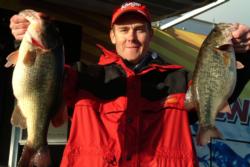 Andy Scholz of Reno, Nev., used a catch of 17 pounds, 14 ounces to grab the overall lead in the Co-angler Division