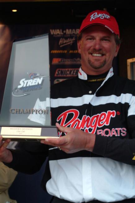 Jimmy Reese of Witter Springs, Calif., shows off his trophy after winning the pro title on Clear Lake.