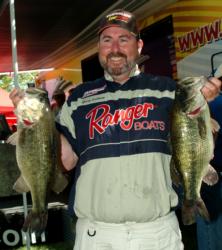 Gary Collins of Paradise, Calif., grabbed the second-place position for the pros with a limit weighing 26 pounds, 8 ounces.