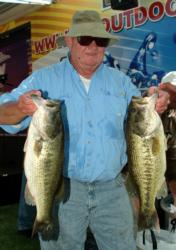 Pro Donald Davis of Discovery Bay, Calif., placed third for the pros with a limit weighing 25 pounds, 5 ounces.