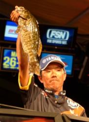 Fifth-place pro Shinichi Fukae of Mineola, Texas, caught 10 bass weighing 30-3 in Lake Champlain