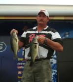Pro Bill Walker of Mulkeytown, Ill., caught the third heaviest limit during day three of Stren Series competition on the Mississippi River.