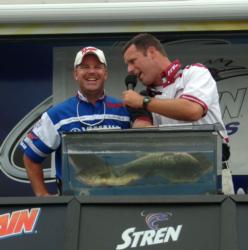 Pro Chad Morgenthaler and weighmaster Chris Jones enjoy a laugh during the day-three weigh-in. Morgenthaler begins day four from the fifth position.